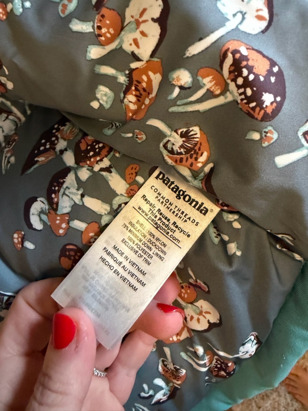 Patagonia Women’s Bivy Color Block Down Vest - Picture 7 of 11
